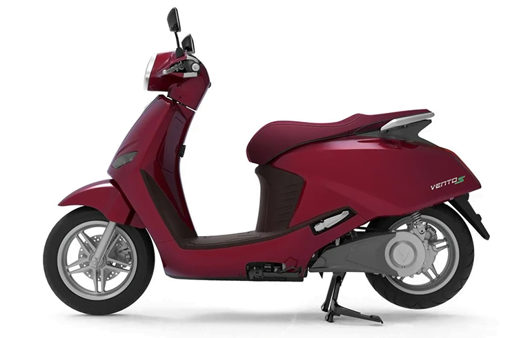 vinfast vento s màu đỏ ngang