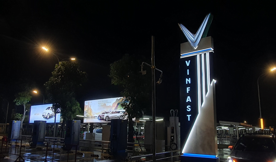TRẠM SẠC VINFAST - Vinfast Đồng Nai trạm sạc vinfast về đêm