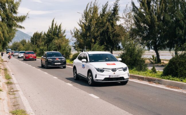 3 năm sạc pin miễn phí