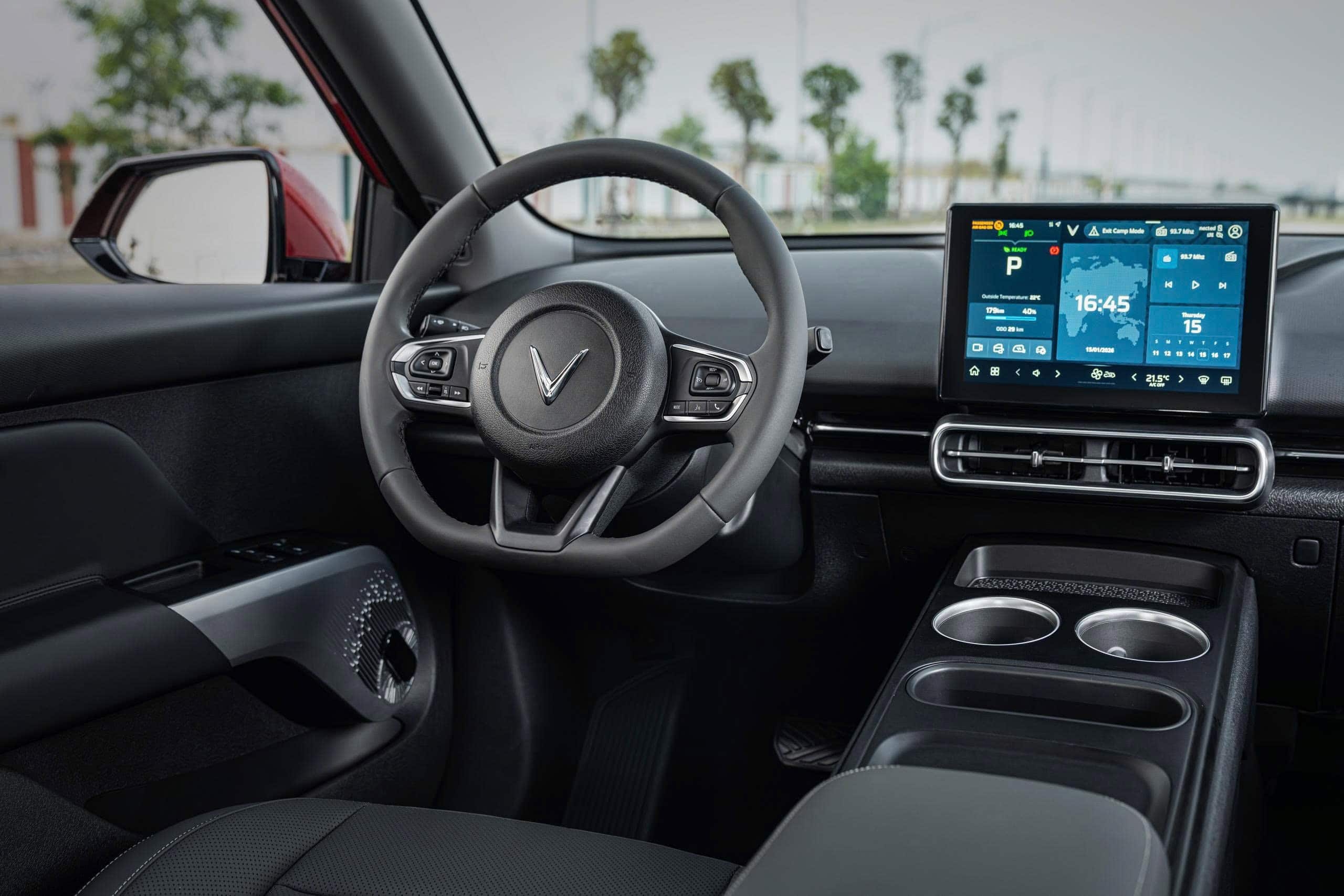 vf mpv 7 vinfast 7 cho gia dinh 25126 9